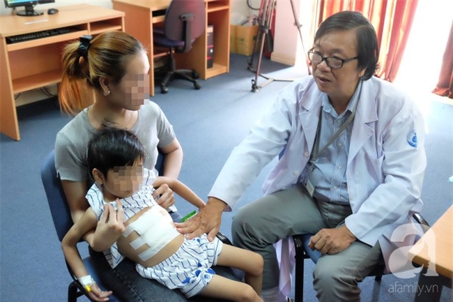 Phát hiện búi tóc dài hơn 40cm trong dạ dày bé trai mắc hội chứng “công chúa tóc dài” - Ảnh 3.