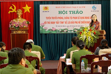 Thông tin bất ngờ về nạn "bẫy tình" qua mạng xã hội - 1