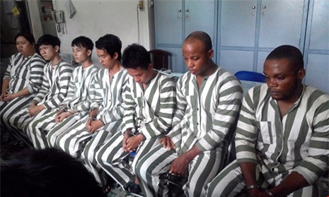 Thông tin bất ngờ về nạn "bẫy tình" qua mạng xã hội - 2