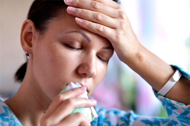 Triệu chứng này của bệnh ung thư phổi thường xuất hiện ở giai đoạn đầu nhưng rất khó nhận ra - Ảnh 4.