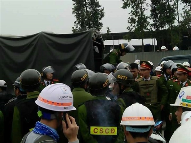 CSCD ung truc suot dem truoc nha may Samsung sau xo xat hinh anh 2