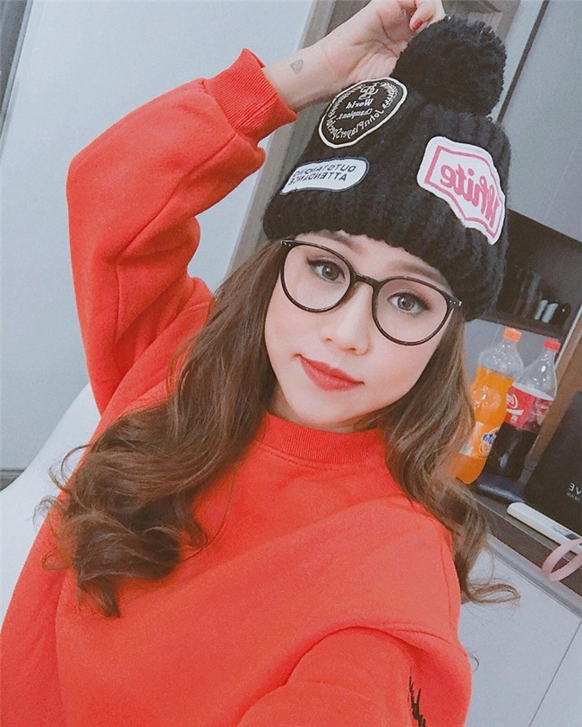 loat anh khong co tren tv cua mc truc mai truoc khi roi vtv24 hinh anh 3