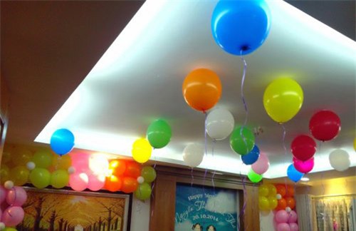 neu muon tranh nguy co bi nat mat, mu mat, dung cho tre choi loai bong bay phat no - 3