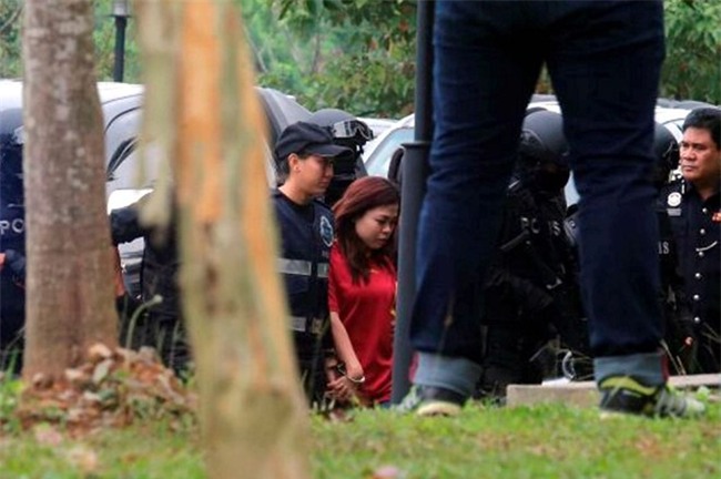 Doan Thi Huong mac ao chong dan roi toa an vu Kim Jong Nam hinh anh 1