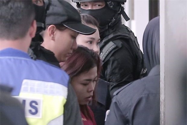 Doan Thi Huong mac ao chong dan roi toa an vu Kim Jong Nam hinh anh 2