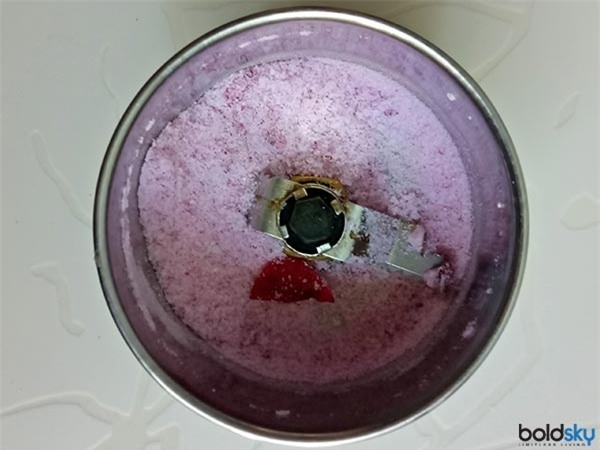 Tu lam hon hop tay te bao chet tu hoa hong giup danh bay lan da ram nang he nay