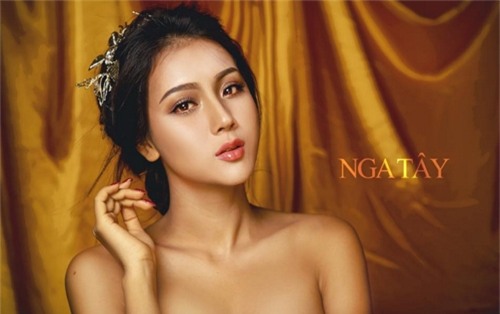 hai-co-gai-chup-goi-cam-o-ho-nuoc-xanh-len-tieng-ve-bo-anh-1