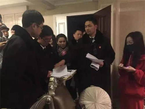 tq: choang voi gia san kech xu cua 