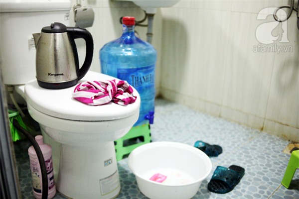 Hà Nội: Bị cắt nước 8 ngày không báo trước, cư dân chung cư khốn đốn vì không có cả nước dội bồn cầu - Ảnh 6.