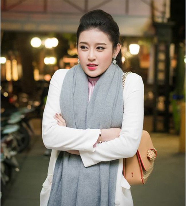 bat chap gia lanh, my nhan viet van mac bao bieu dien hinh anh 21