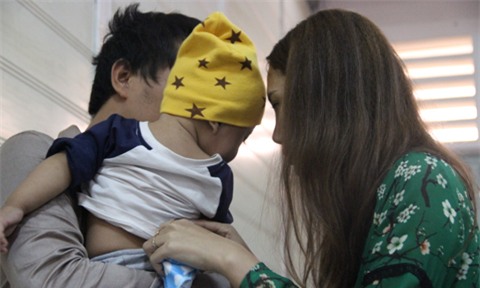 Chuyện tình đẹp của chàng trai 4 năm ròng đeo kè kè bọc nước tiểu bên người - Ảnh 3.