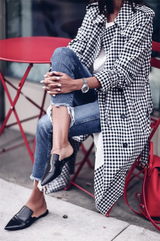 Tạm gác cao gót sang bên, đây mới là 5 mẫu giày/dép bệt bạn cần quan tâm nhất lúc này - Ảnh 17.