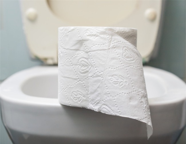 Chuyện tế nhị nhưng bạn nên biết: Điều gì xảy ra khi bạn nhịn đại tiện? - Ảnh 1.