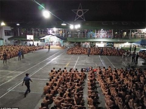 Tranh cai tram tu nhan Philippines phai khoa than ngoai troi