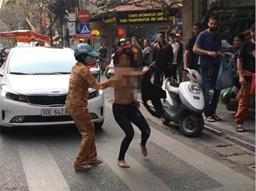 co gai tre nghi “ ngao da”, khoa than lam loan pho co ha noi - 2