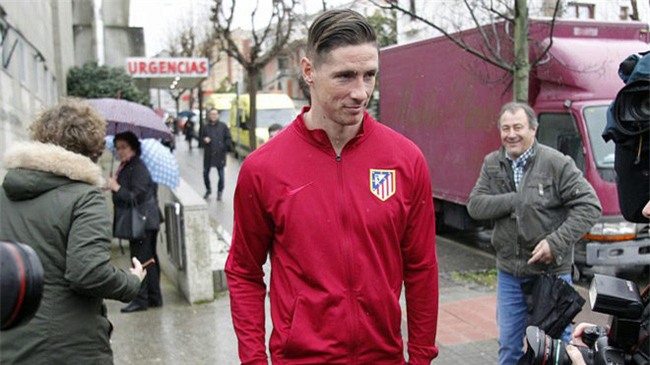 NÓNG: Những hình ảnh đầu tiên của Torres sau chấn thương - Ảnh 3.