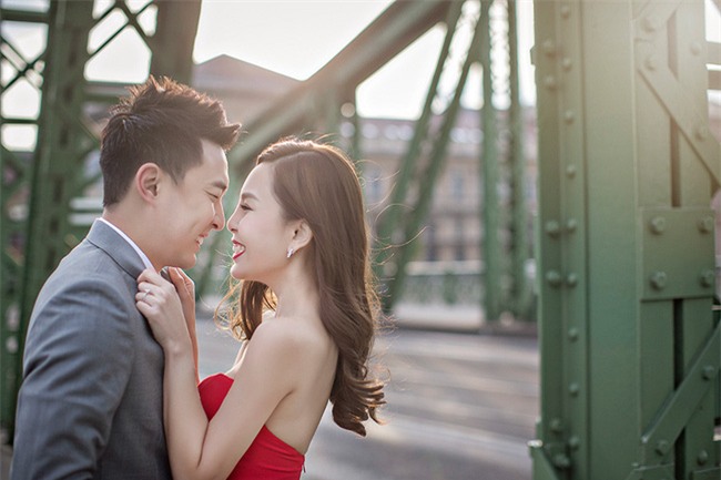 Chất như trai ngân hàng cầu hôn bạn gái bằng chuyến du ngoạn sang chảnh tại trời Âu - Ảnh 4.