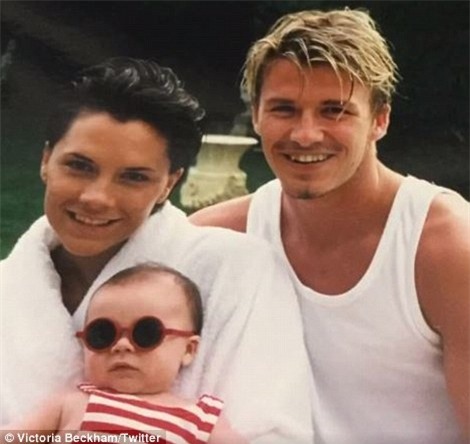 Vợ chồng Beckham xúc động kể về tuổi thơ của Brooklyn - Ảnh 6.