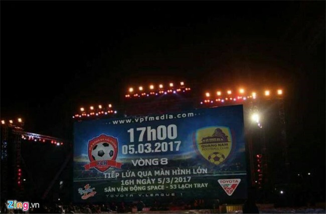 CĐV Hải Phòng vất vả xem bóng đá ngày VFF treo sân Lạch Tray - Ảnh 5.