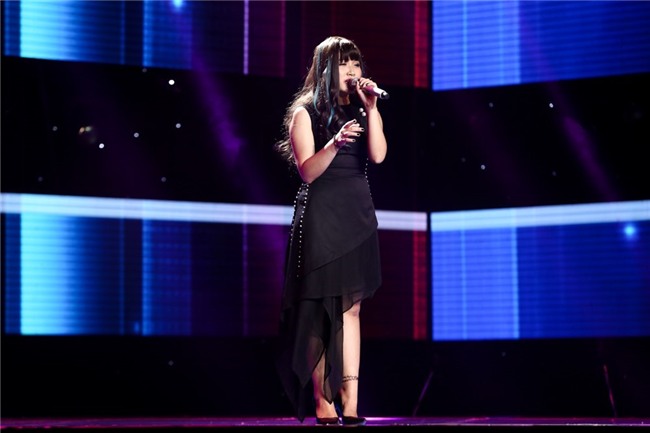 Hot girl The Voice bat khoc tren san khau khi hat tang me bi ung thu hinh anh 14
