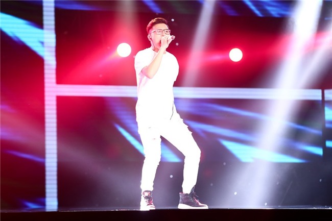 Hot girl The Voice bat khoc tren san khau khi hat tang me bi ung thu hinh anh 3