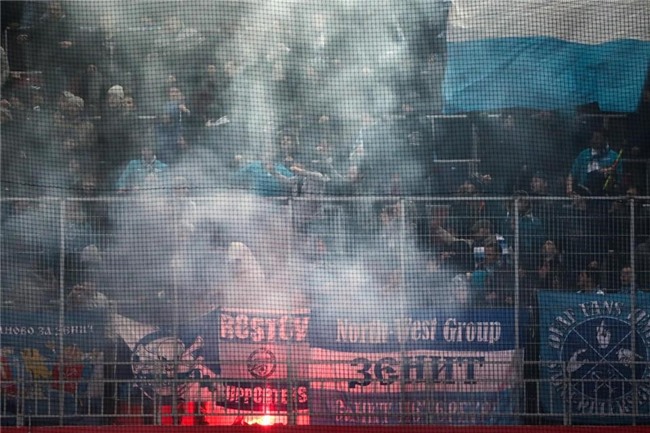 Bao luc bung phat o tran CSKA Moscow gap Zenit hinh anh 10