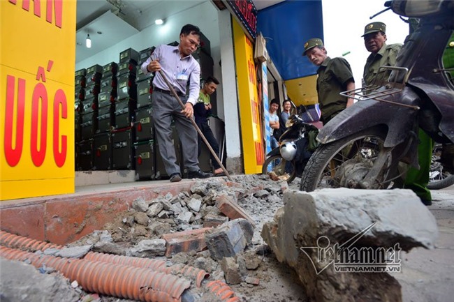 vỉa hè, tham nhũng vỉa hè, lấn chiếm vỉa hè, quận 1, chủ tịch Hà Nội, Nguyễn Đức Chung