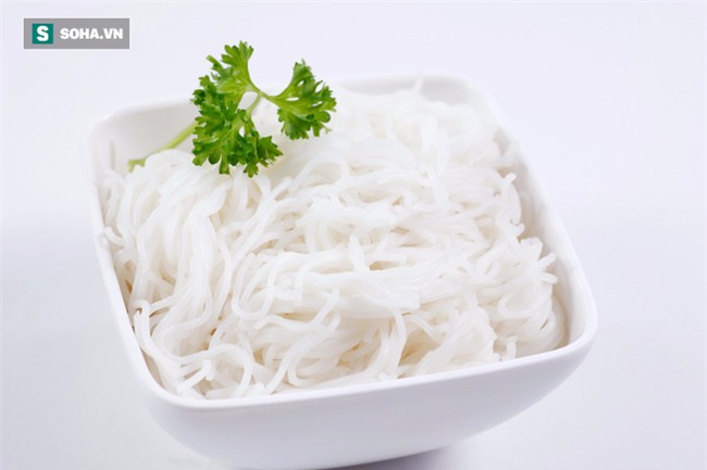 Chuyên gia Vũ Thế Thành: Chỉ cần 1 chiếc đèn pin, có thể phân biệt bún sạch, bún bẩn - Ảnh 2.