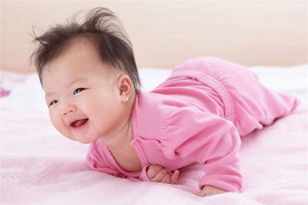 3 bài tập phát triển thể lực cho trẻ sơ sinh bố mẹ không nên bỏ qua - Ảnh 1.