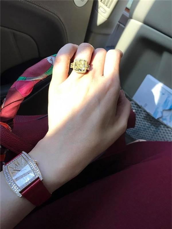 Là phụ nữ, hẳn ai cũng ao ước đời mình có cái tủ hàng hiệu to như đại lý của Lệ Quyên! - Ảnh 14.