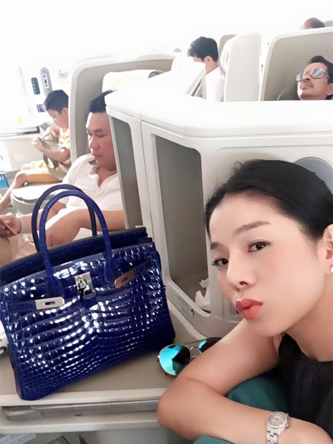 Là phụ nữ, hẳn ai cũng ao ước đời mình có cái tủ hàng hiệu to như đại lý của Lệ Quyên! - Ảnh 6.