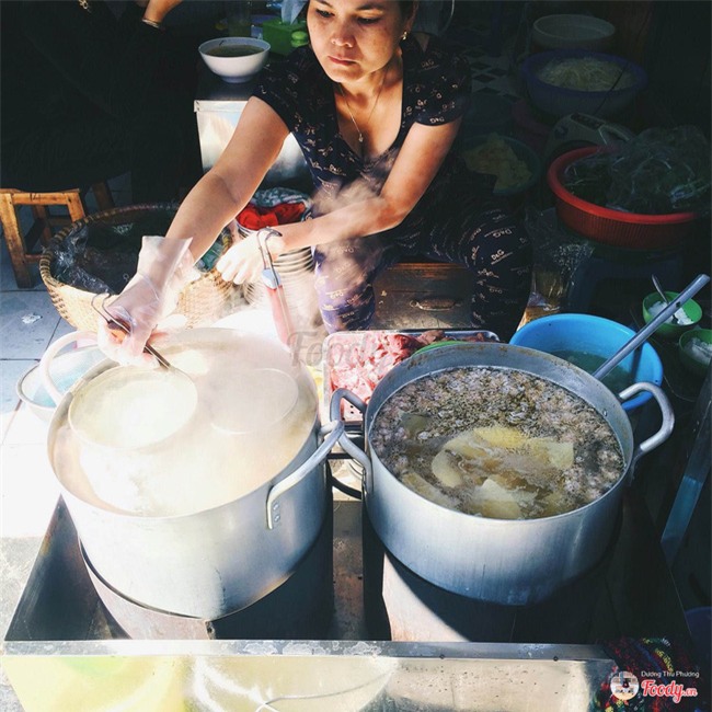 Tất tật những món ăn ngon có tiếng ở phố Tây Tạ Hiện - Ảnh 4.