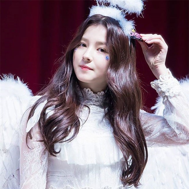 "hot girl pho di bo" co guong mat dep nhu hoa hau hinh anh 12