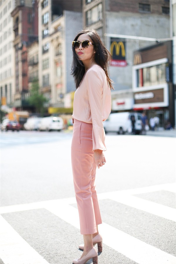 4 công thức diện đồ luôn đẹp dù bạn làm việc ở môi trường thoải mái hay nghiêm túc - Ảnh 6.