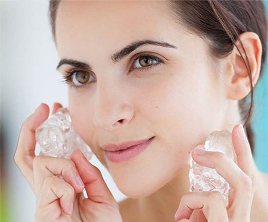 7 tuyệt chiêu tự nhiên mà hiệu quả giúp thu nhỏ lỗ chân lông, trả lại vẻ trẻ trung cho gương mặt - Ảnh 1.