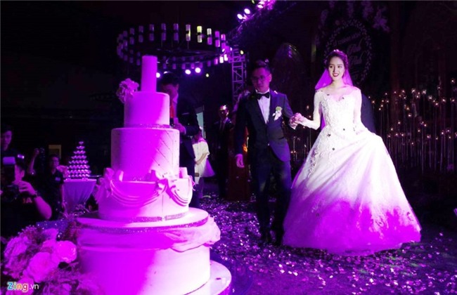 A hau Hoang Anh rang ro ben chu re hon 3 tuoi hinh anh 5