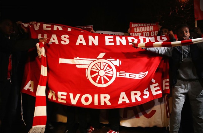 CDV Arsenal bieu tinh doi Wenger ra di hinh anh 1