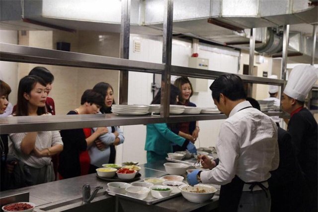 8/3, bầu Hiển, Trịnh văn Quyết, quà tặng 8/3