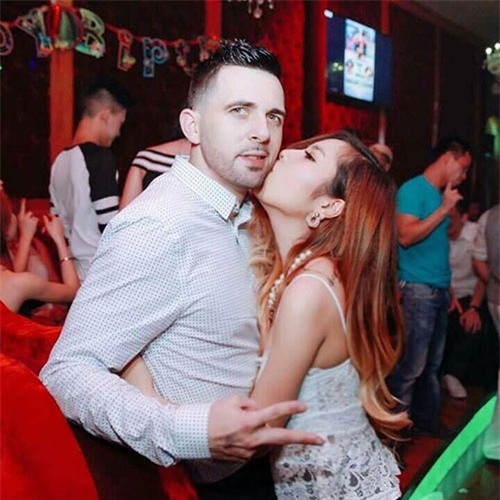 nhung co gai quanh nam duoc chieu nhu nu hoang, 8/3 "chang co gi" vi yeu trai tay - 8