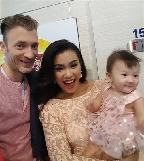 3 sao viet duoc chong chieu nhat hien nay, ai cung phai "ghen ty" - 4