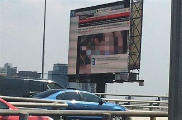 Cố tắt phim người lớn trình chiếu nơi công cộng, lính cứu hỏa chết thảm - Ảnh 3.