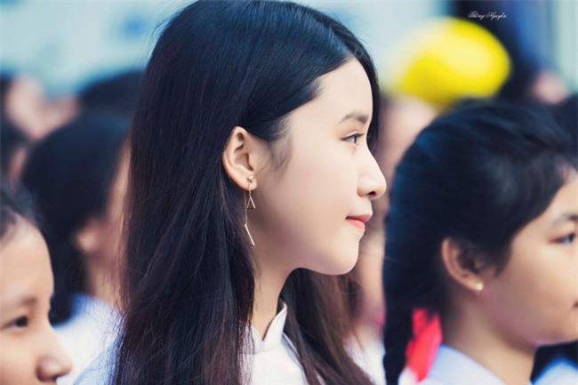 Lâu lắm rồi mới nhìn thấy hình ảnh 1 nữ sinh mặc áo dài xinh đẹp đến thế! - Ảnh 8.