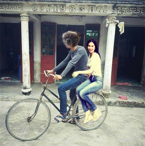 cai ket "vui khong tuong" cua chang trai mo mot lan duoc deo ngoc trinh - 10