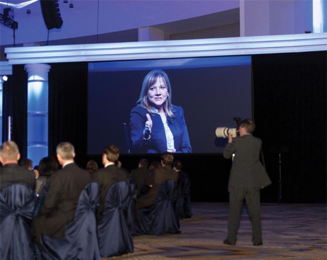 4 giờ 43 chiều: Tham gia lễ trao giải các nhà cung cấp hàng đầu thế giới của GM. Tại đây, bà thảo luận về hướng phát triển trong tương lai của công ty và tầm quan trọng của sự quyết tâm giành chiến thắng.