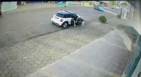 Nhờ học võ từ nhỏ nên mới thoát nạn.