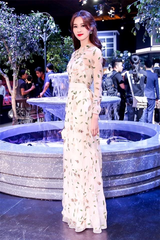 thu thao, angela phuong trinh cung loat sao viet da bat kip kieu vay hot nhat he nay! - 1