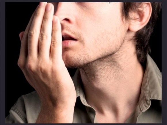 dùng tăm xỉa răng,sử dụng tăm xỉa răng, thói quen dùng tăm xỉa răng, tăm, răng, hậu quả của việc dùng tăm xỉa răng