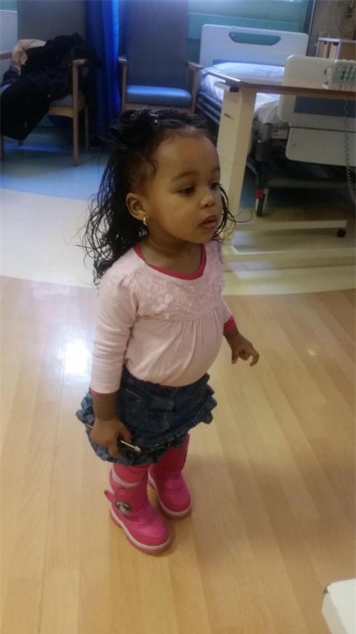 be 18 thang co mui hoi khong ai chiu noi, me bang hoang khi biet nguyen nhan - 1