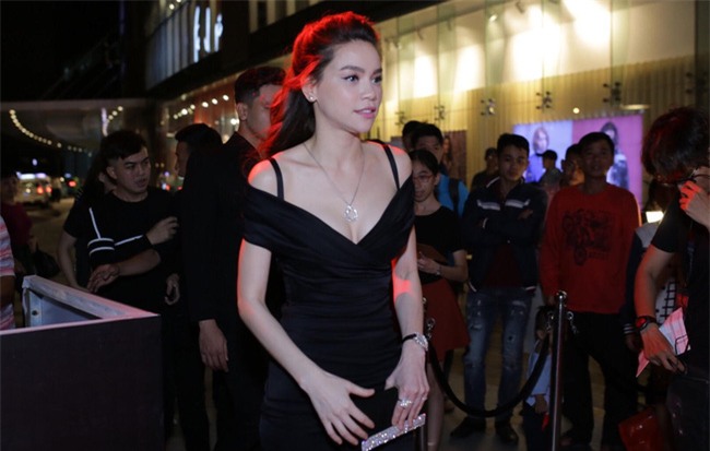 Clip: Hà Hồ, Lan Khuê hoảng loạn chạy khỏi đám cháy bất ngờ ở họp báo ra mắt phim King Kong - Ảnh 4.