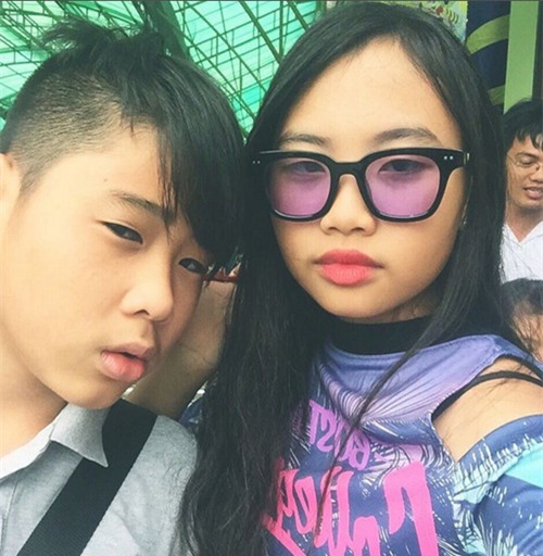 Trang điểm đậm lại ăn mặc gợi cảm, đâu ai nghĩ Phương Mỹ Chi chỉ mới 14 tuổi! - Ảnh 3.